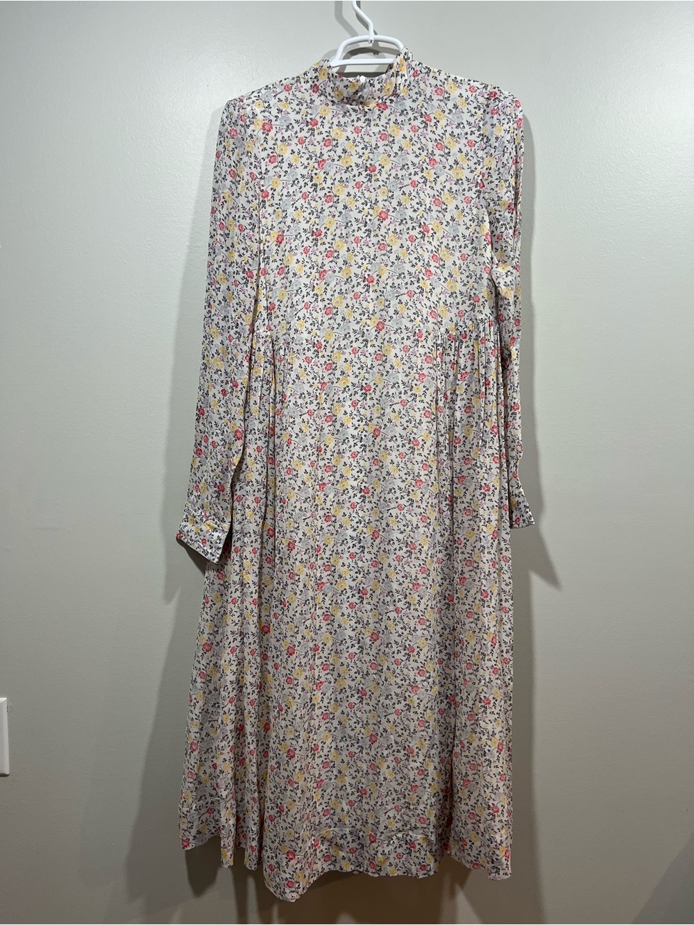 Ganni Women’s White Floral Modest Long Sleeve Midi Dress XS